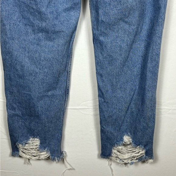 Zara Jeans Distressed Light Blue Denim Crop- size 10 - Picture 6 of 8